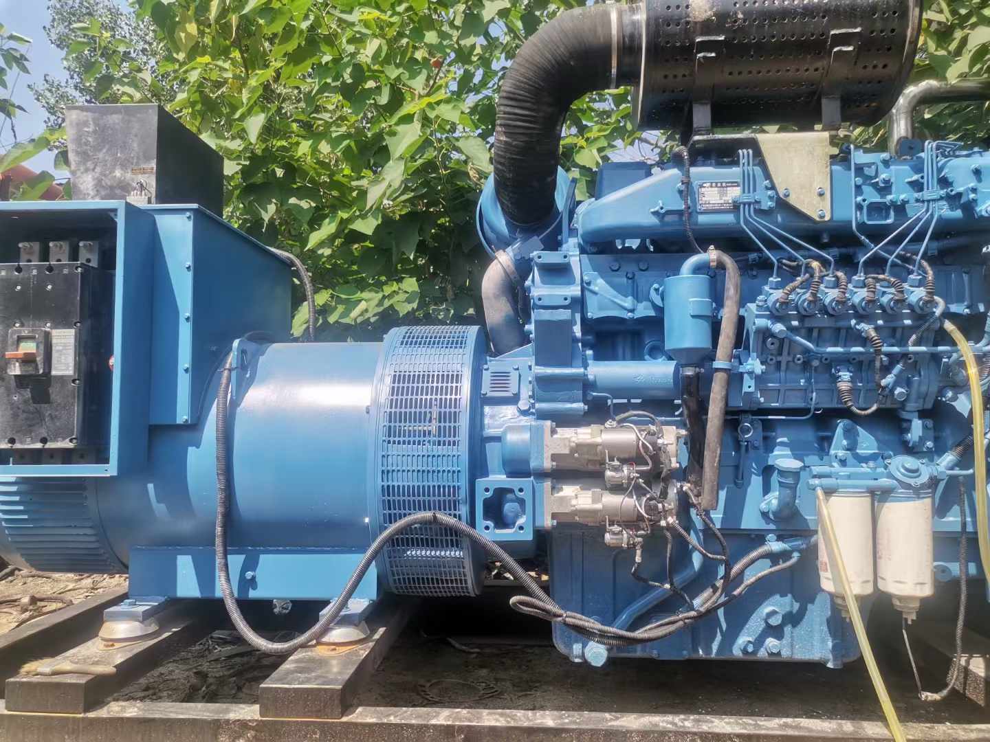 利津详细说明降低 800kW 柴油发电机输出电流波动的方法